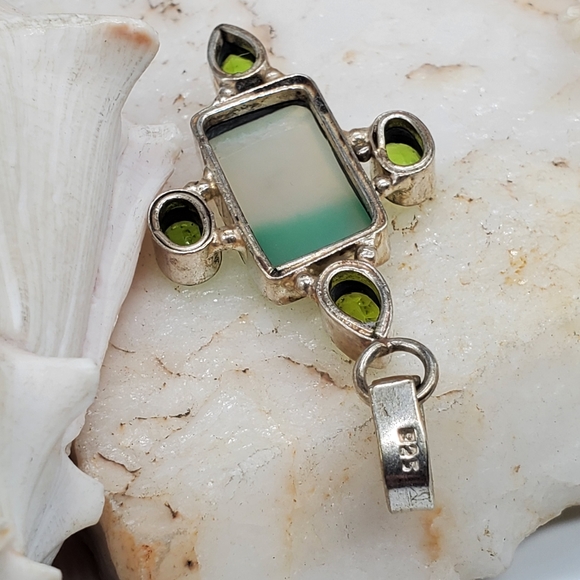 Natural Agate Stone/Peridot Silver Pendant - Picture 3 of 4